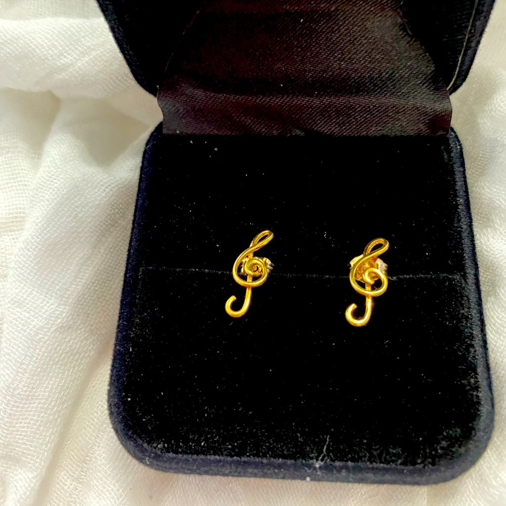 Clef symbol, 14 kt gold
